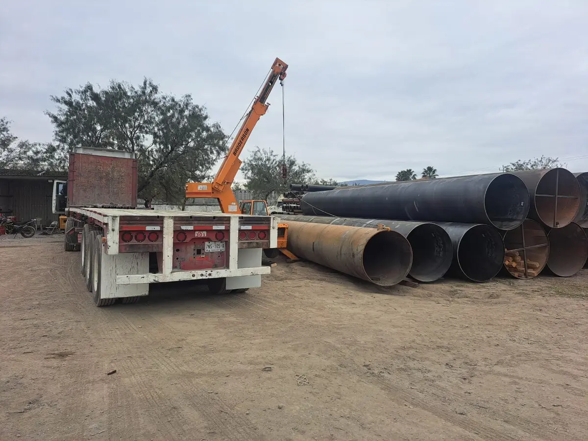 Patio de Metales y Reciclados VIGA con tubería en stock